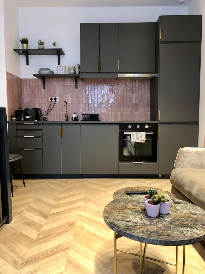 New Eiffel Tour ! Splendid Apartments In The Heart Of Париж Екстериор снимка