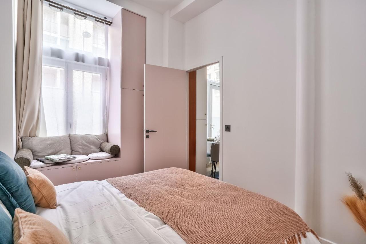 New Eiffel Tour ! Splendid Apartments In The Heart Of Париж Екстериор снимка